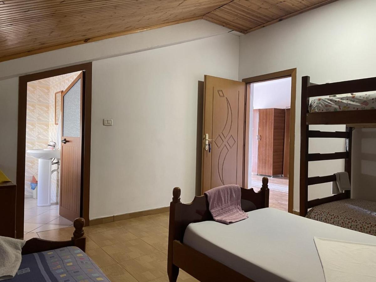 Happy Corner Guest House ชโคเดอร์ ภายนอก รูปภาพ