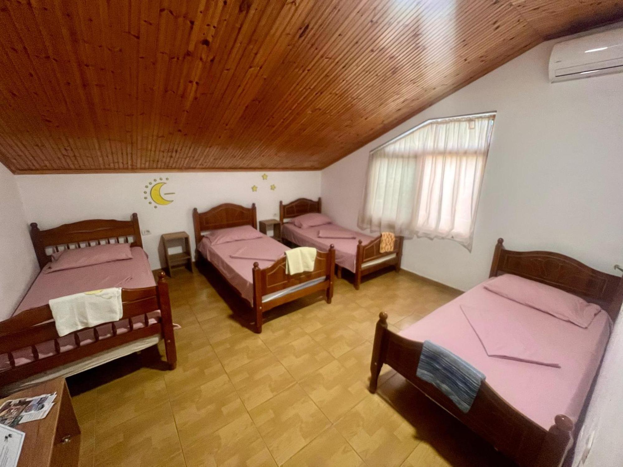 Happy Corner Guest House ชโคเดอร์ ภายนอก รูปภาพ